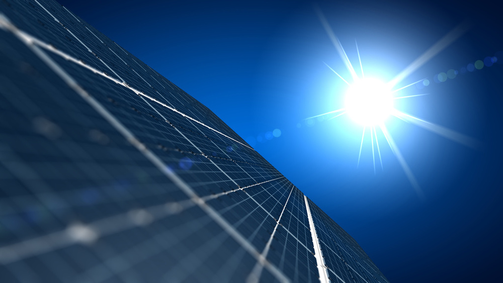 Wie eine Photovoltaikanlage aus Sonnenlicht Strom erzeugt